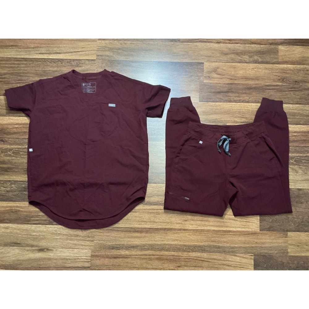 FIGS Technical Collection XX Small Oversized Scrub Top & SMALL Jogger Pants